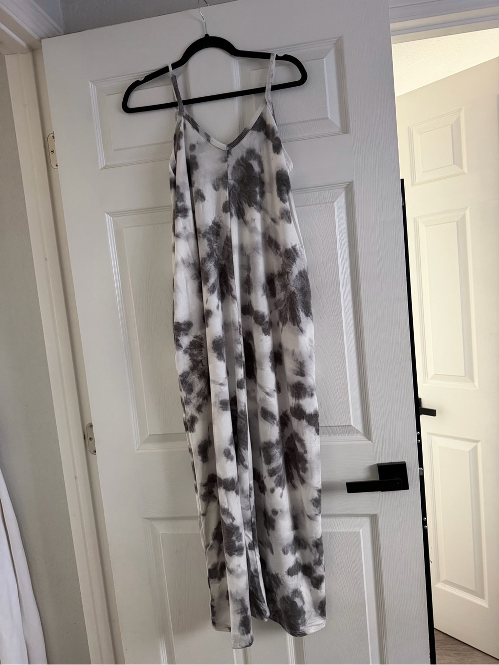 Zenana Outfitters Gray & White Tie-Dye Slip Dress